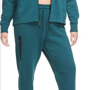 Nike Women’s Tech Fleece Joggers